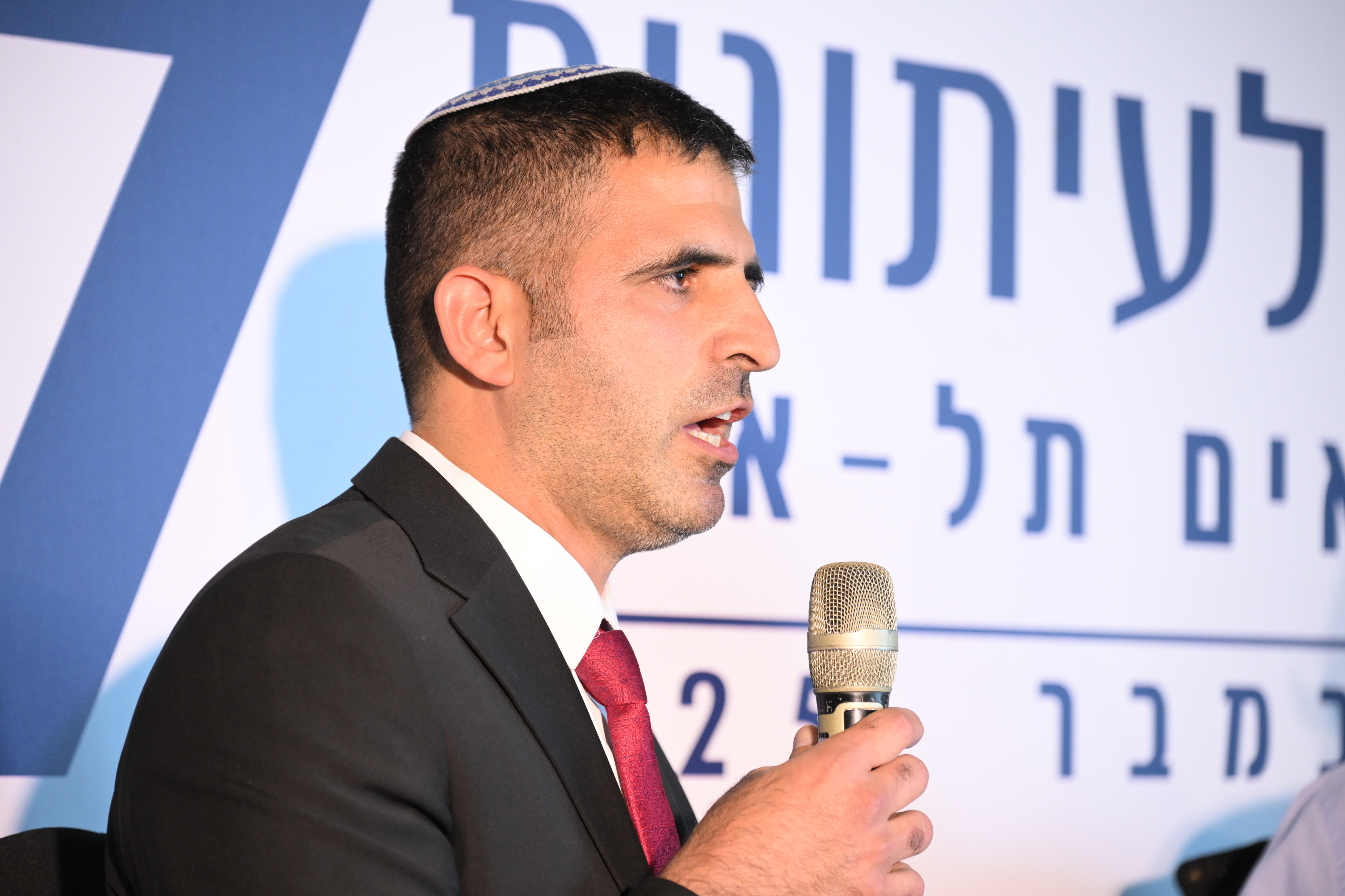 שר התקשורת שלמה קרעי בכנס אילת לעיתונות 2025 | צילום: אודי פורטל